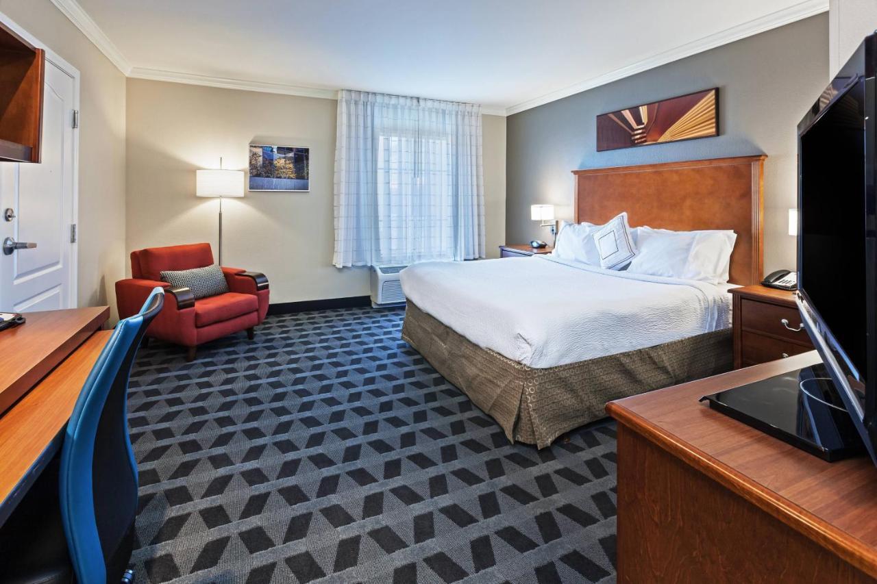 Towneplace Suites By Marriott Odessa Bagian luar foto