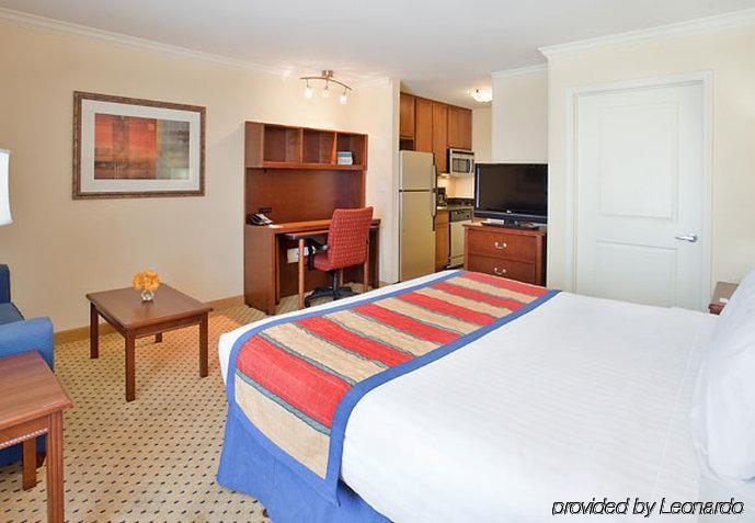 Towneplace Suites By Marriott Odessa Bagian luar foto