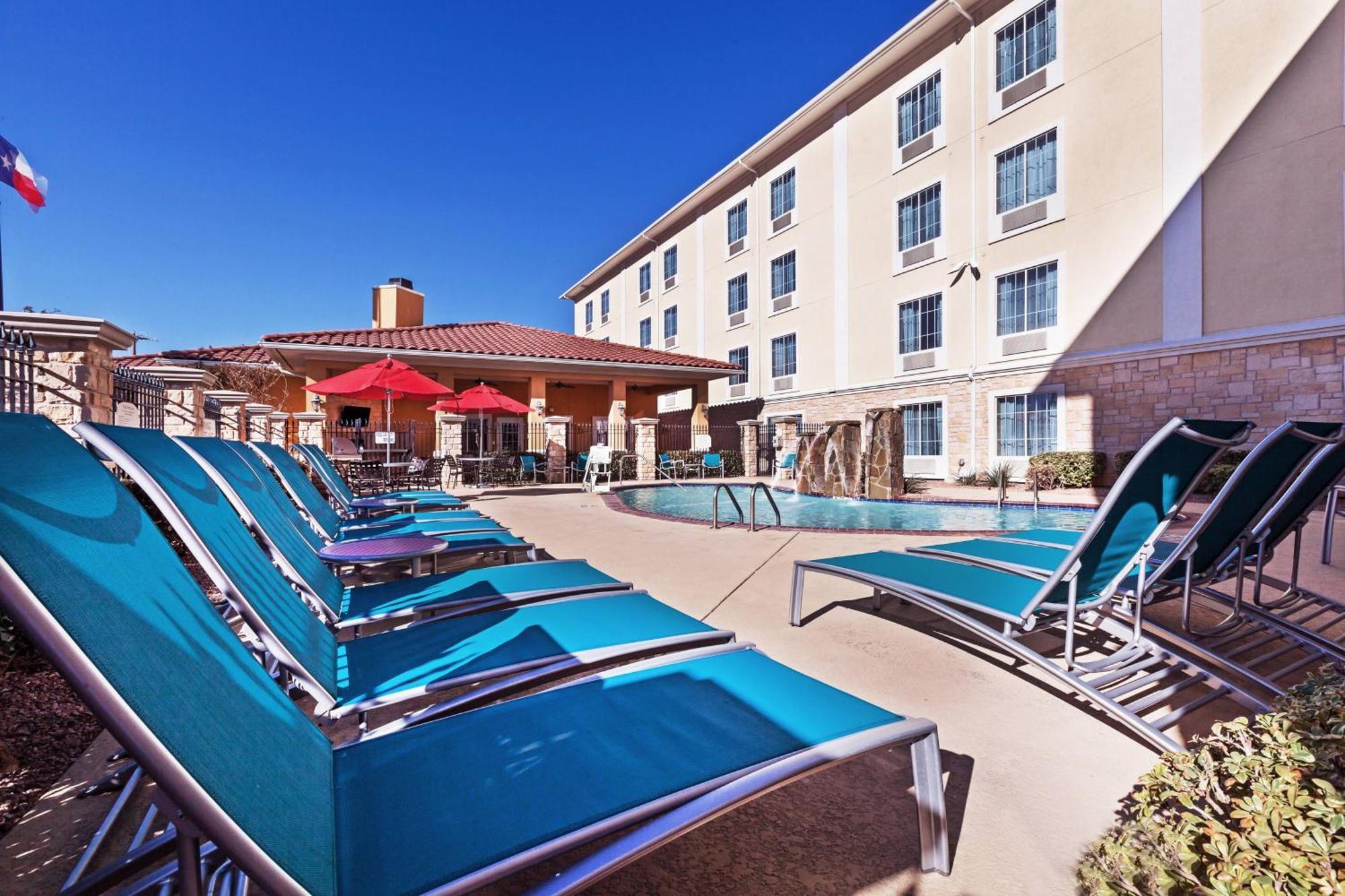 Towneplace Suites By Marriott Odessa Bagian luar foto