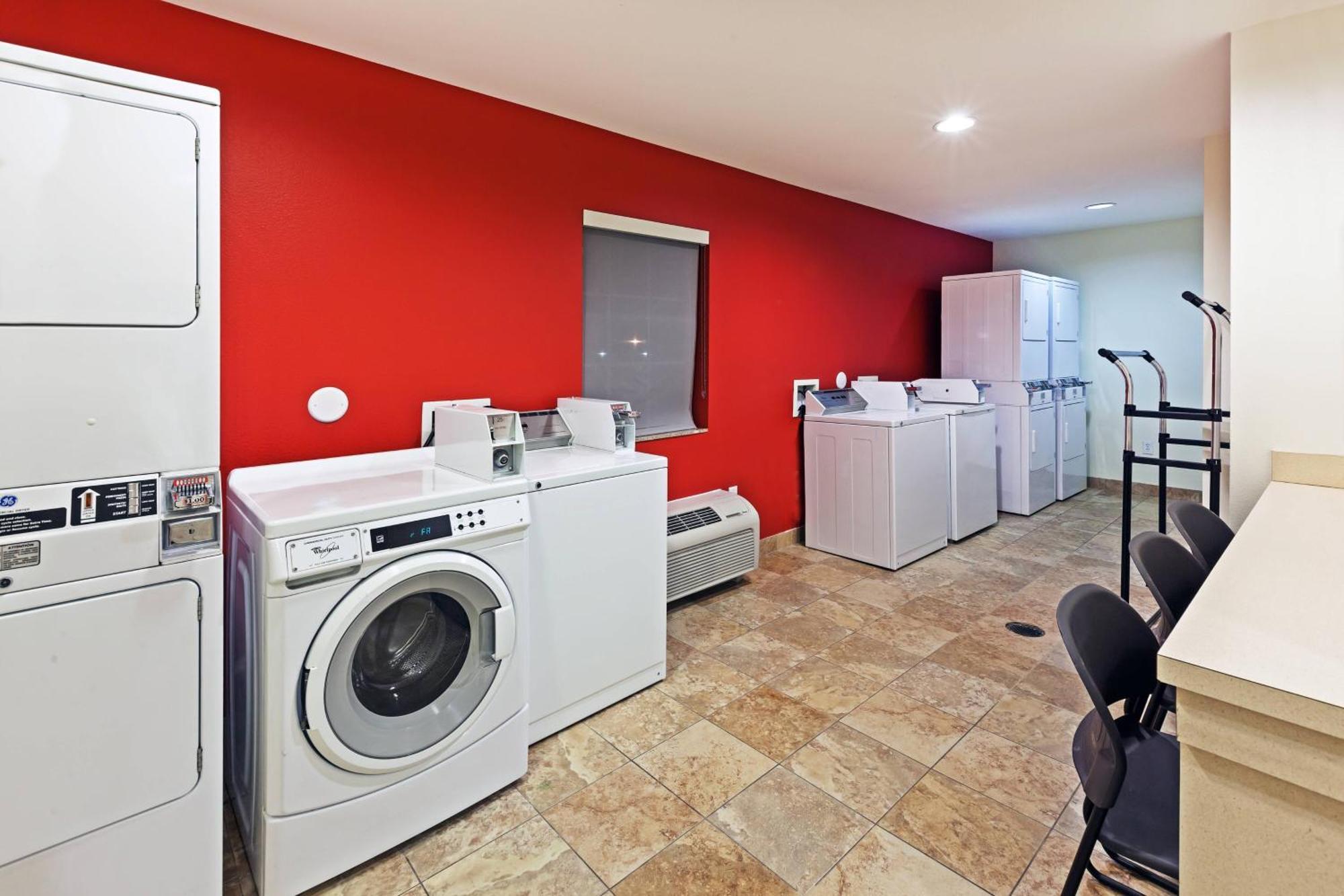 Towneplace Suites By Marriott Odessa Bagian luar foto