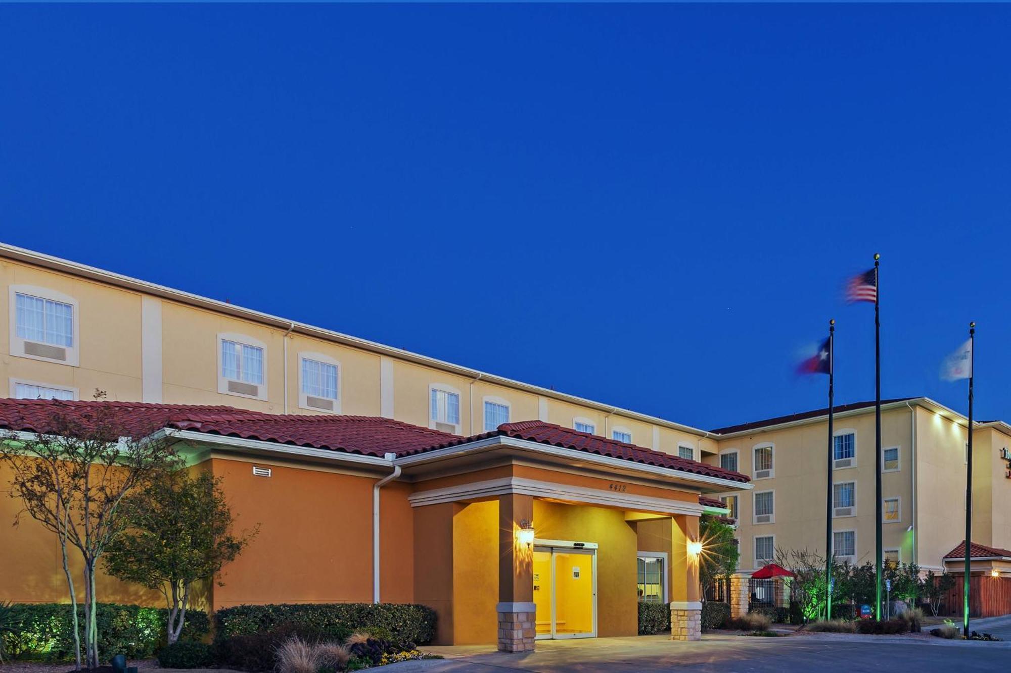 Towneplace Suites By Marriott Odessa Bagian luar foto