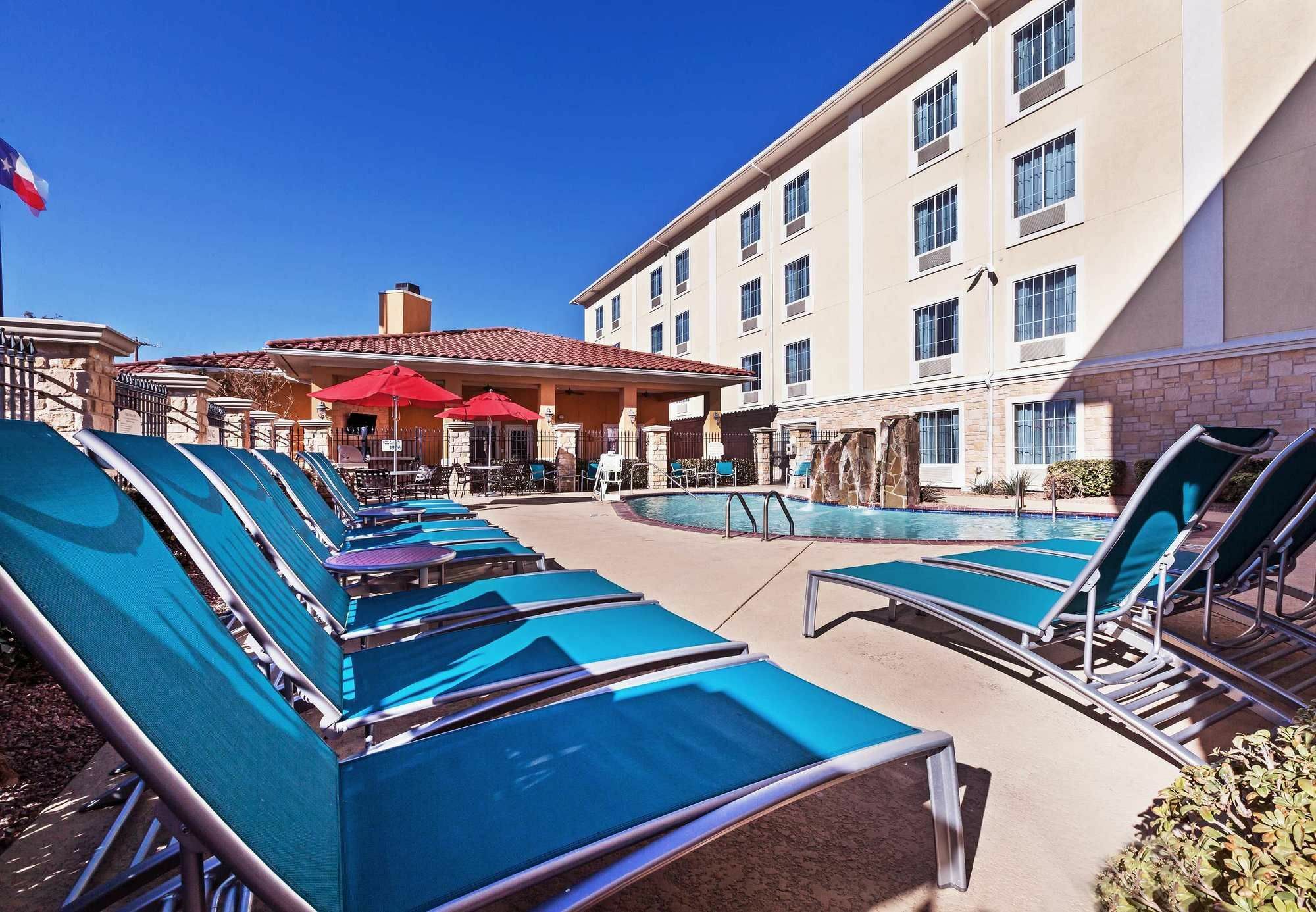 Towneplace Suites By Marriott Odessa Bagian luar foto